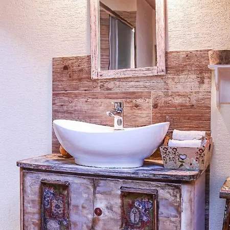 Mnichov Dvor بيت ضيافة