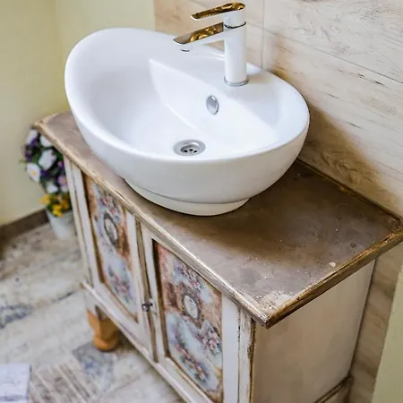 Mnichov Dvor 게스트하우스 Slovenska Lupca