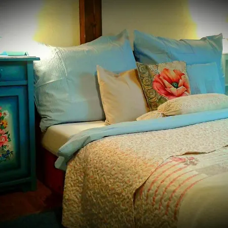 Mnichov Dvor 게스트하우스 *